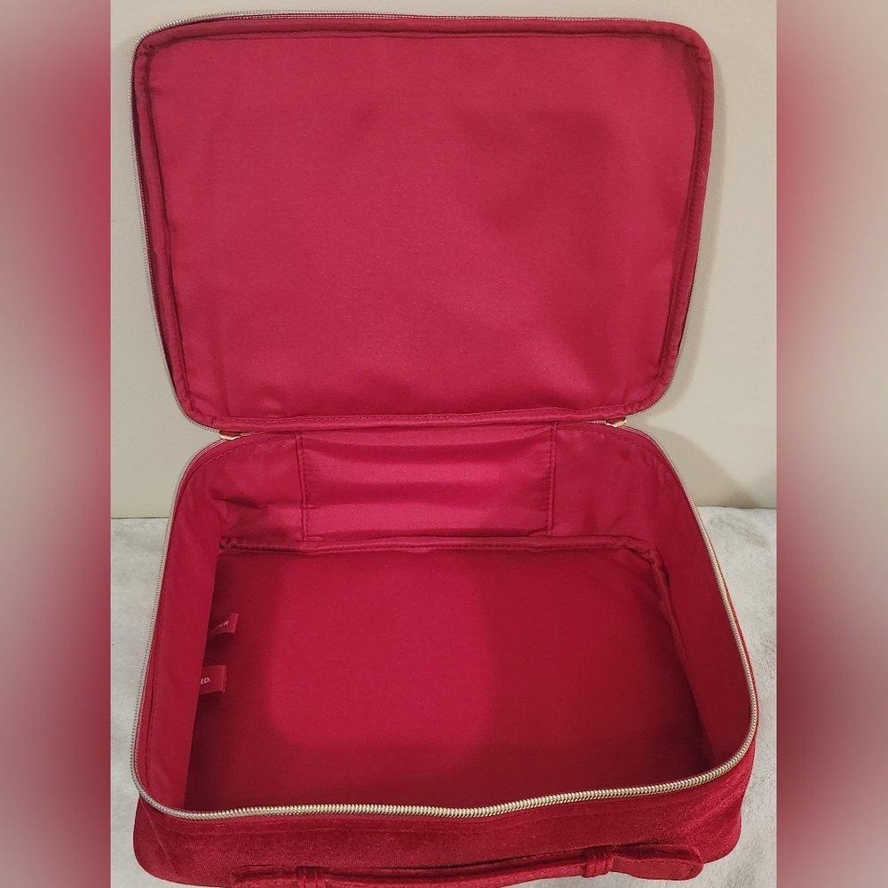 Estee Lauder Large Velour Cosmetic Bag - Picture 3 of 6